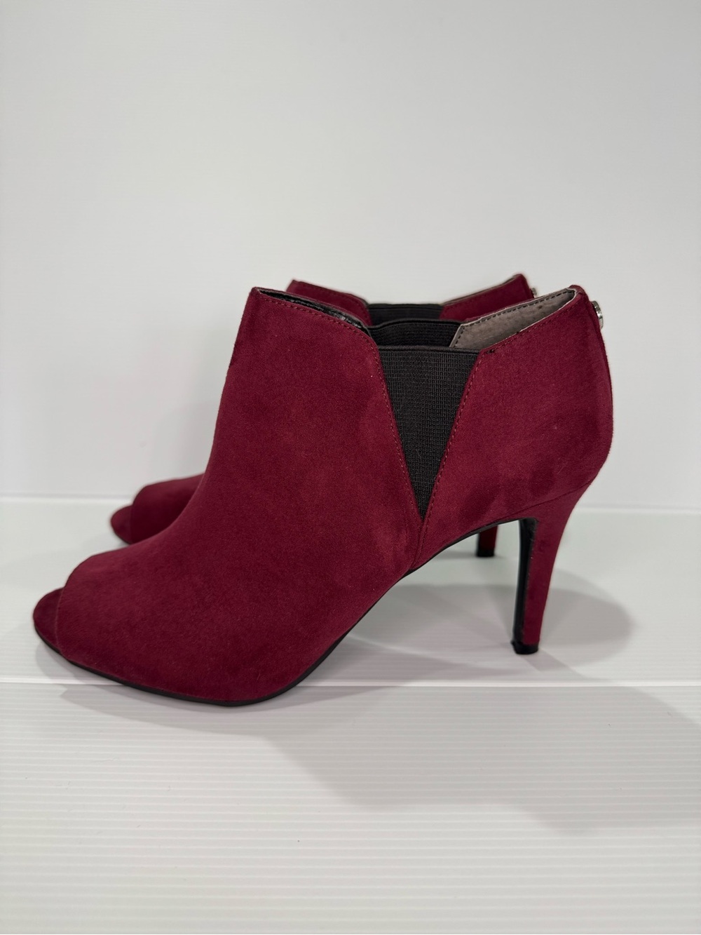 Unisa Women's Burgundy Suede Peep-Toe Heel Booties Size 8